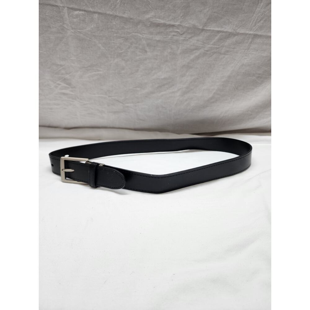 Oobe black leather belt size Medium approx 38 in.  B45